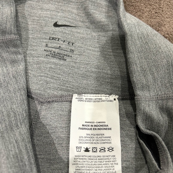 Nike Dri Fit Gray Leggings in Small - Picture 3 of 6